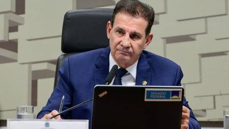 Projetos de lei do Governo Federal estão na pauta da Comissão de Assuntos Econômicos (CAE) para a sessão desta terça-feira (21); na foto, presidente da CAE, senador Vanderlan Cardoso (PSD-GO)