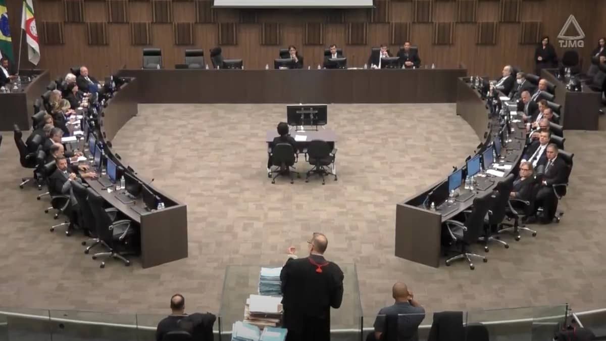 Promotor André de Pinho agiu com frieza ao ligar para pedir socorro para Lorenza: 'tranquilidade de quem pede uma pizza'