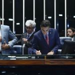 Congresso promulga emenda que perdoa multas bilionárias de partidos