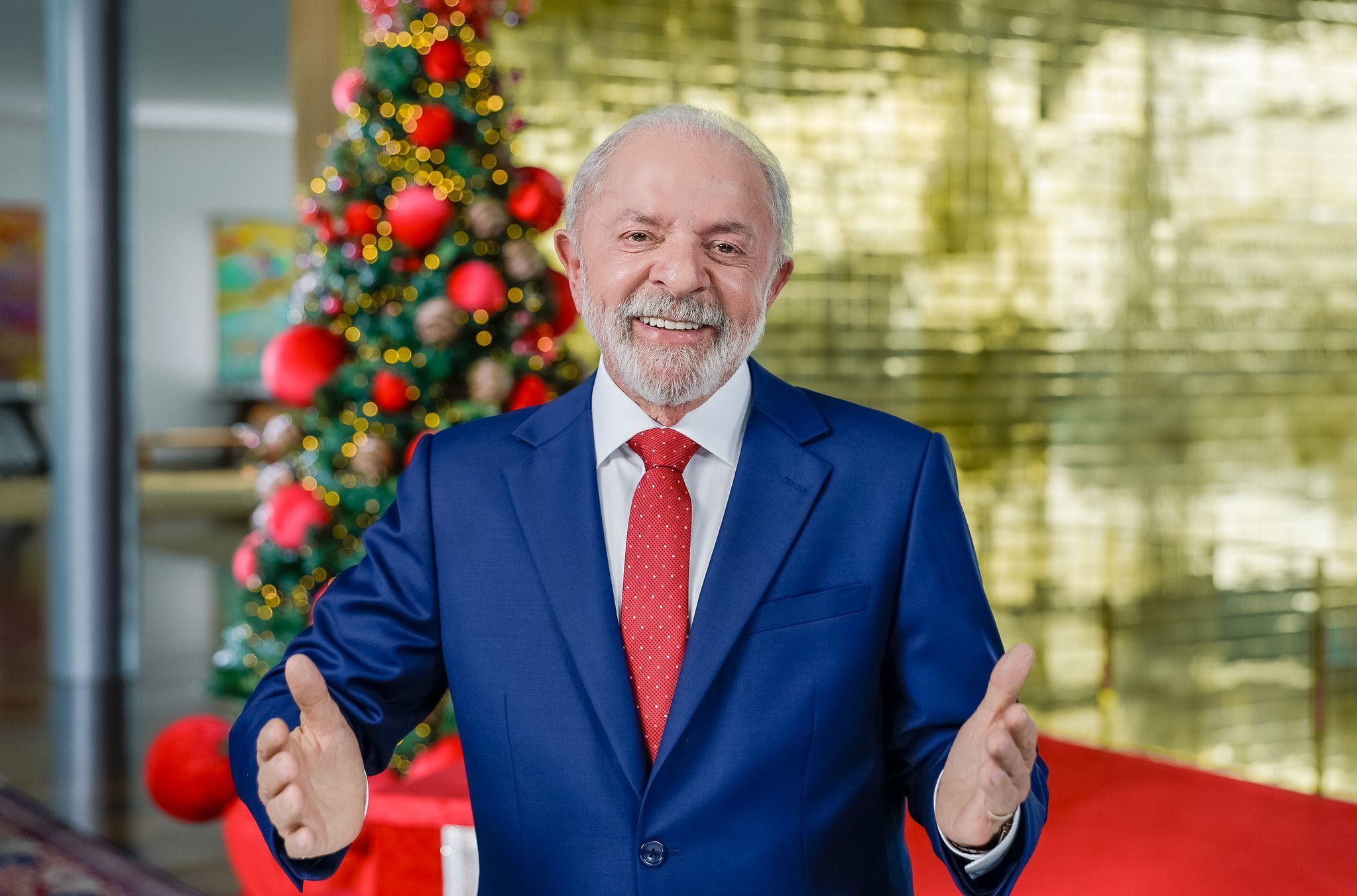 Em pronunciamento, Lula alfineta Bolsonaro, cita tarifaço e enfatiza combate à pobreza