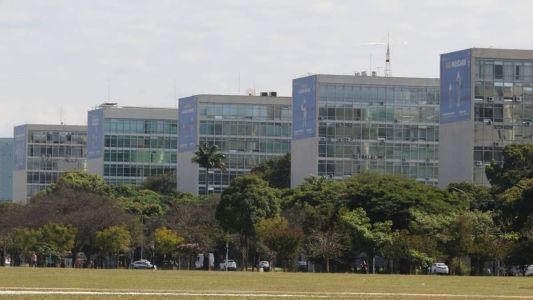 Proposta do governo prevê reajuste de 7,8% no salário dos servidores do Poder Executivo