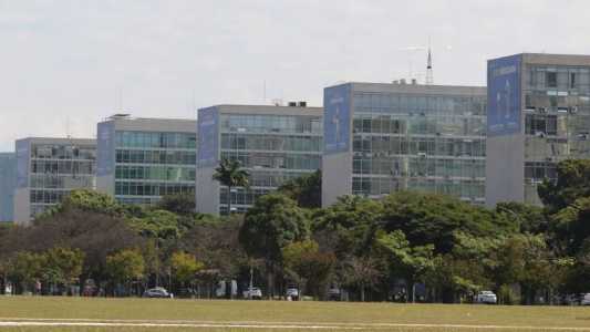 Proposta do governo prevê reajuste de 7,8% no salário dos servidores do Poder Executivo