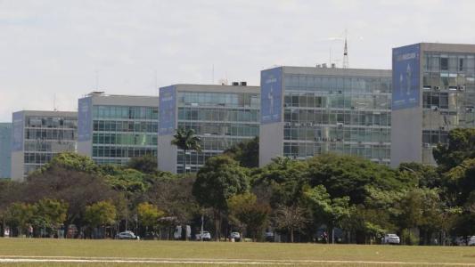 Proposta do governo prevê reajuste de 7,8% no salário dos servidores do Poder Executivo