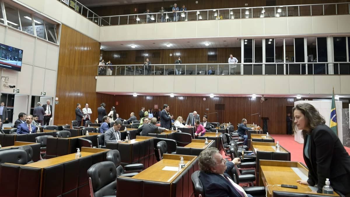 Após nomeação de novo secretário, ALMG aprova projeto do PAF e da MinasCaixa