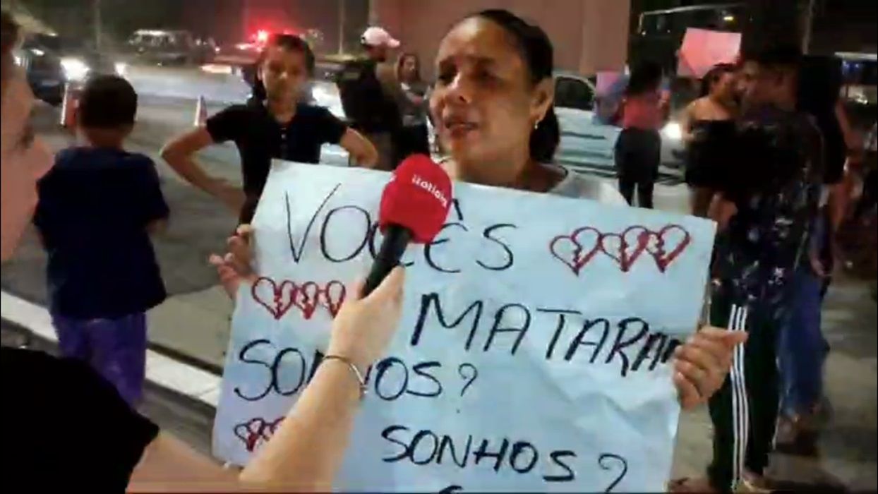 Vídeo: família de crianças mortas em chacina protesta na Grande BH: 'mataram sonhos'