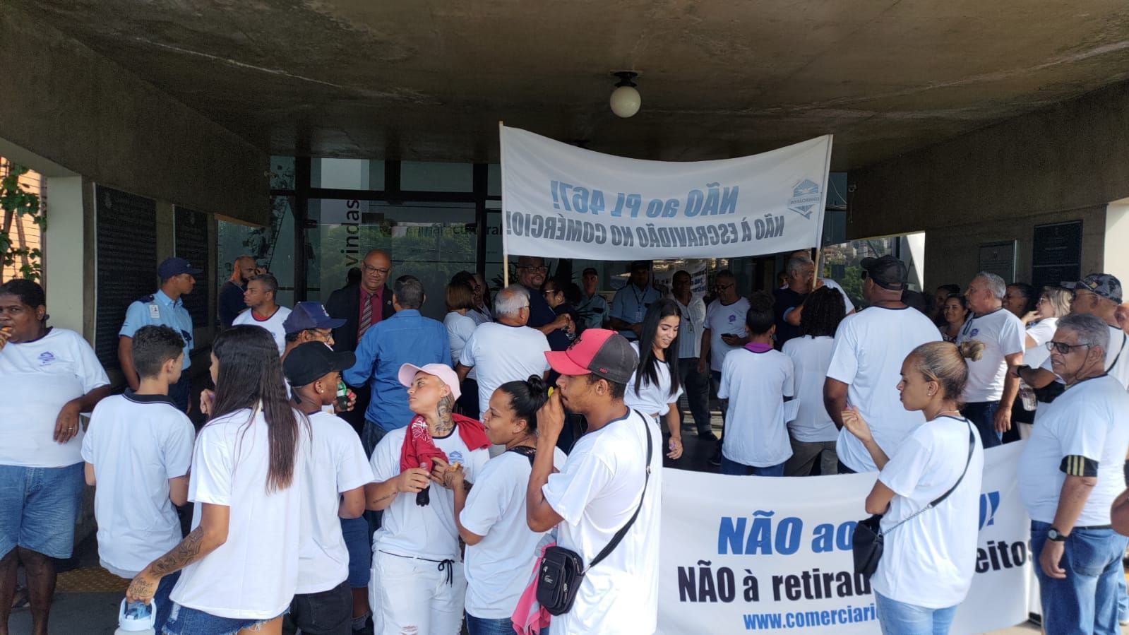 Câmara rejeita projeto de lei que pretendia acabar com horário comercial em BH