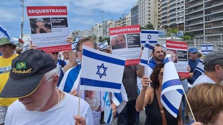 Protesto contou com a presença de mais de mil pessoas