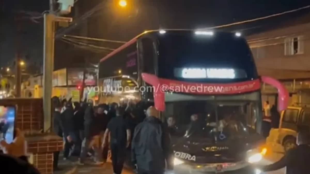Protesto da torcida faz Corinthians desistir de hospedagem em Santos antes de clássico