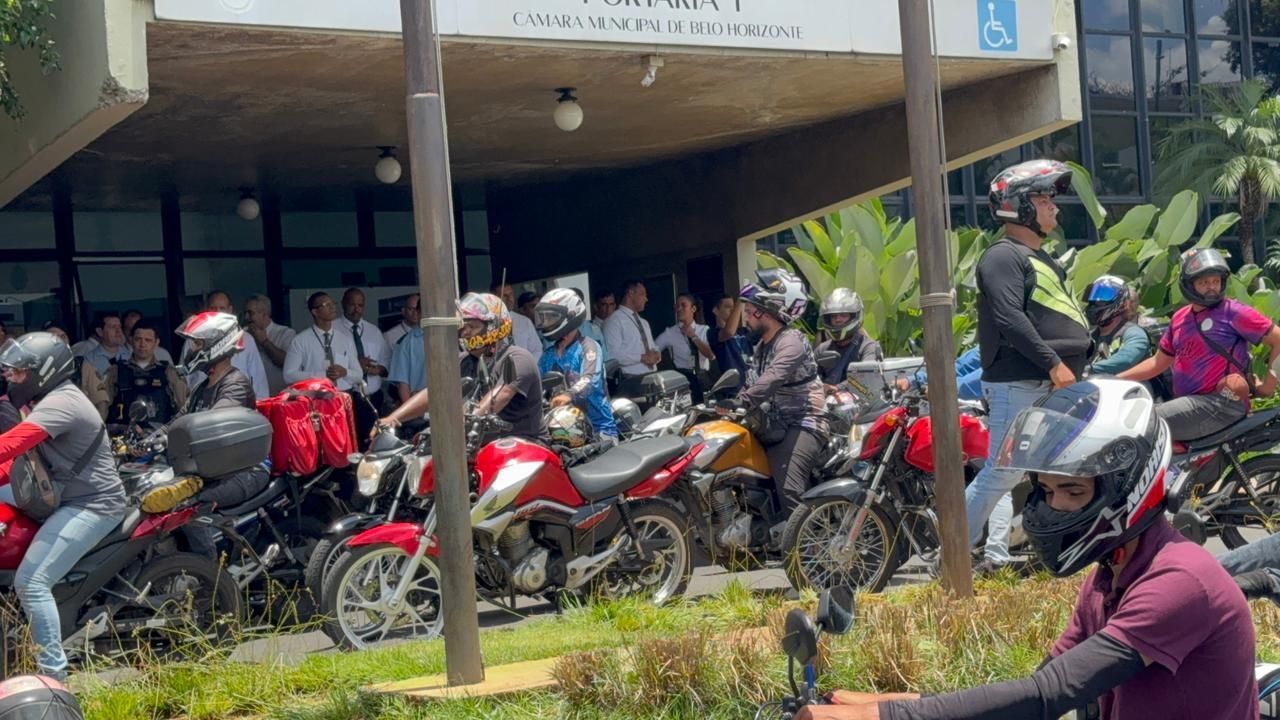 STF derruba exigência de seguro de até R$ 500 mil para moto-táxi em São Paulo