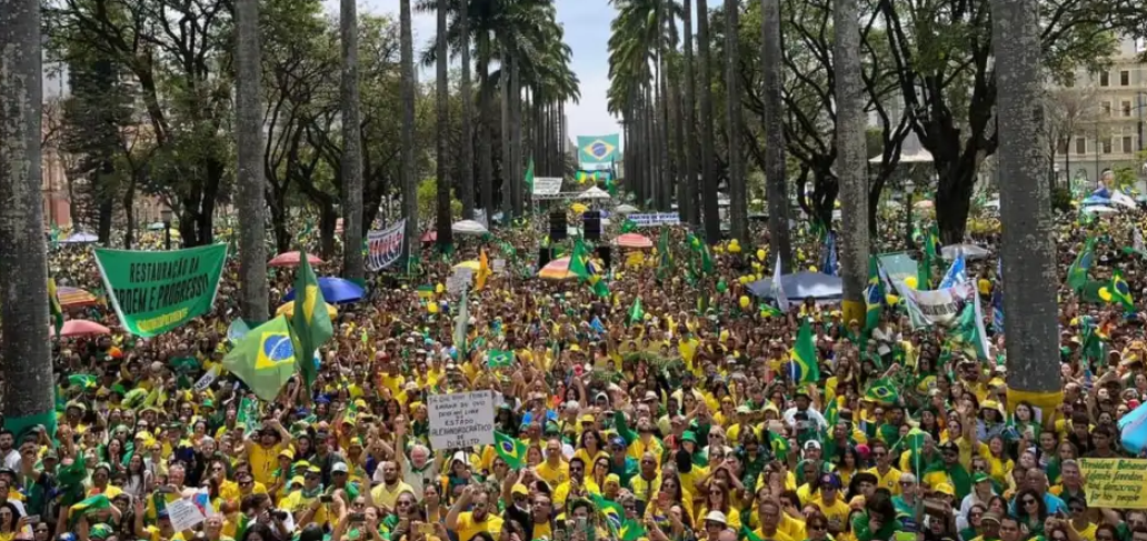 Após cancelamento de 'Fora Lula' no dia 16 em BH, aliados de Bolsonaro marcam 'Tchau, querido'