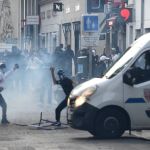 França reforça mobilização policial após três noites de protestos violentos