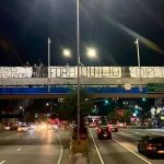 Torcedores do Corinthians espalham faixas de protesto por São Paulo
