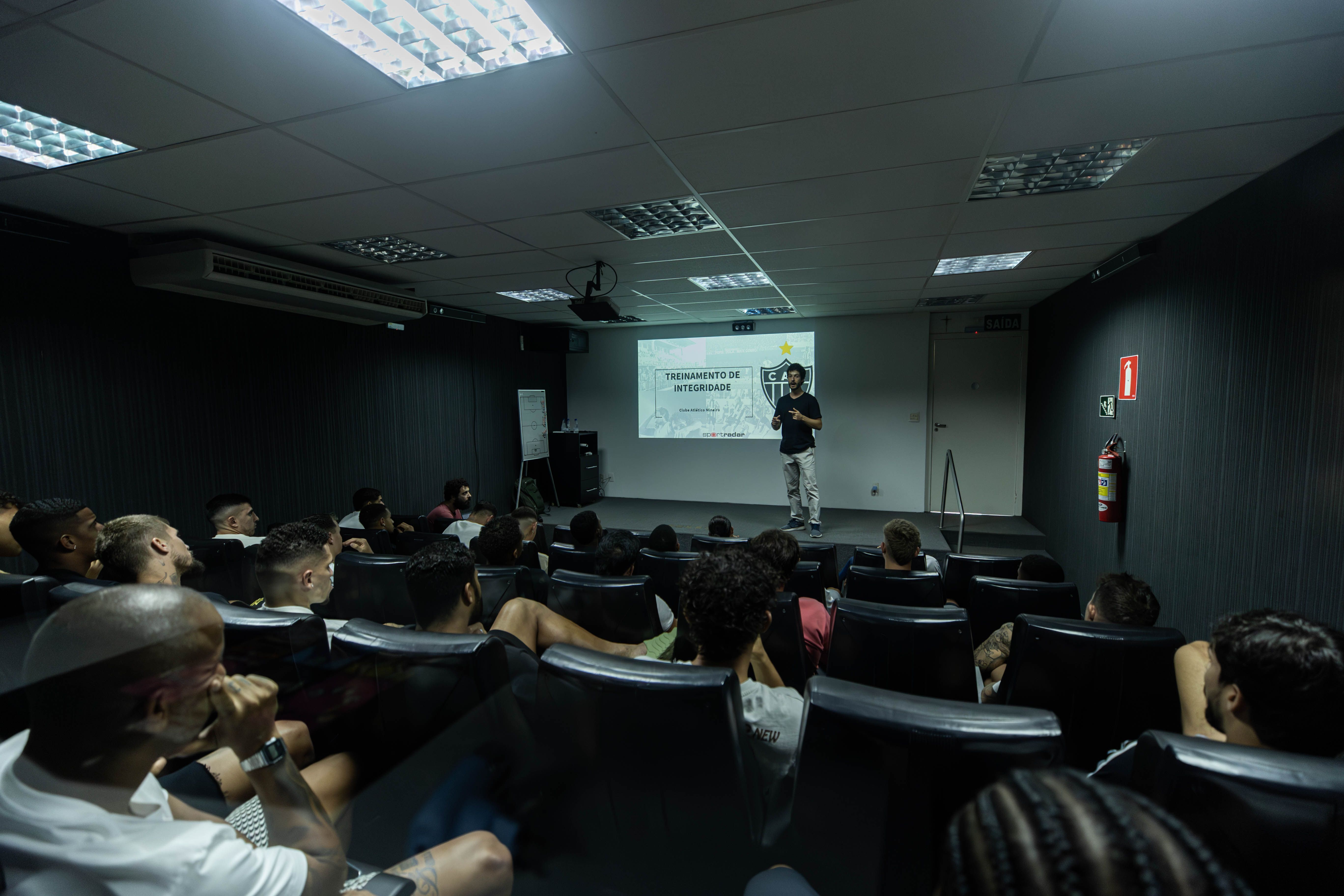 Jogadores do Atlético recebem orientações para combater manipulação de resultados