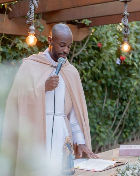 Padre Samuel Fidelis em celebração