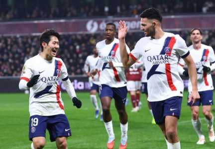 Gonçalo Ramos comemora gol em Metz 2 x 3 PSG, pela Ligue 1 da temporada 2025/2026