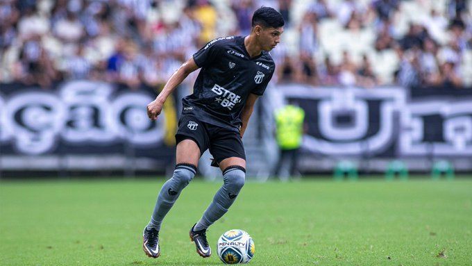 Erick Pulga, atacante do Ceará em ação