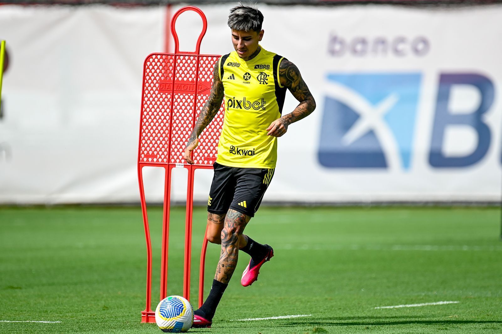 Flamengo: Pulgar se recupera e volta a ser opção contra o Amazonas