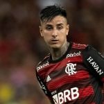 Erick Pulgar se firma com Jorge Sampaoli e vira fundamental no Flamengo