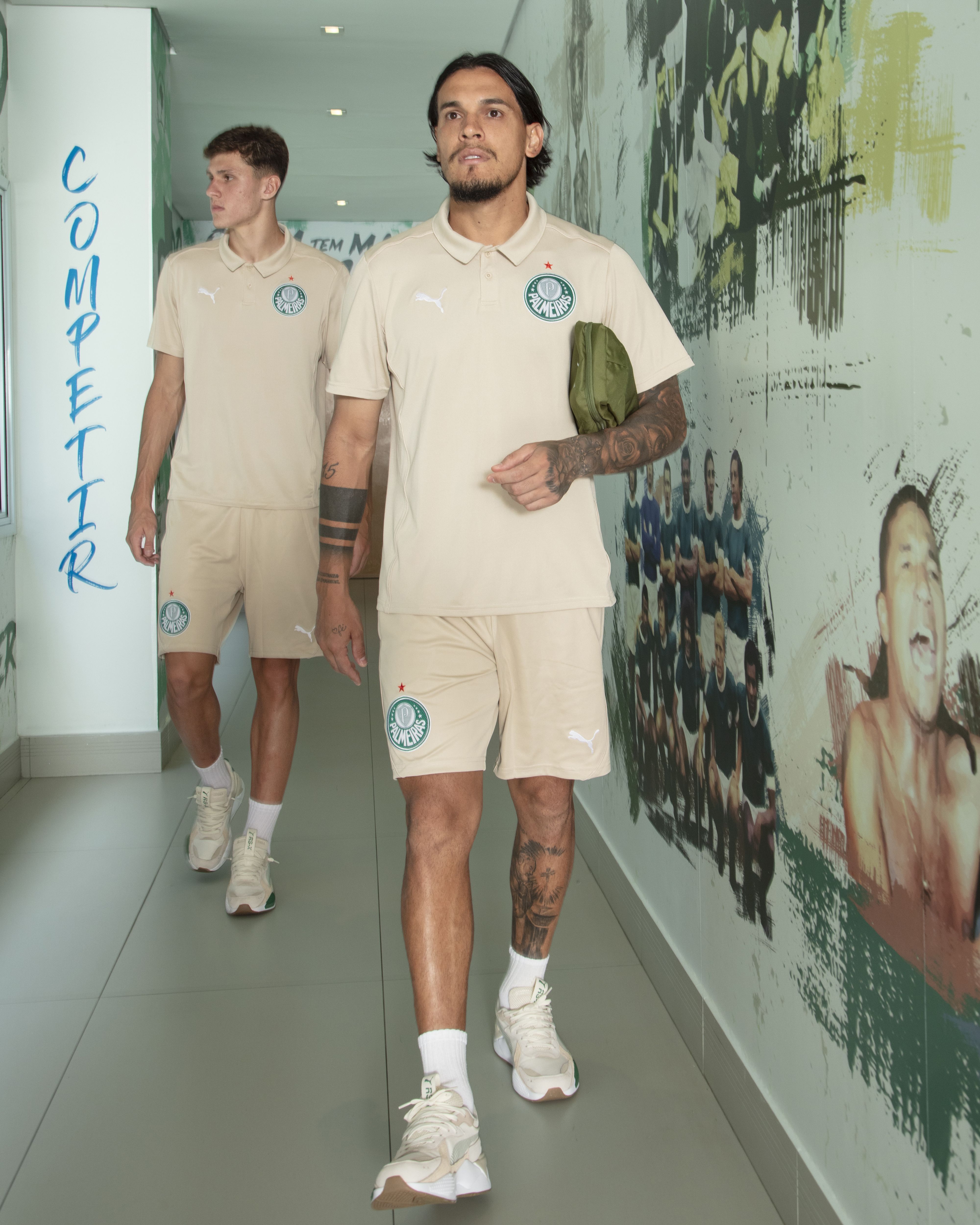 Palmeiras e Puma lançam novas roupas de treino e viagem; veja fotos e preços