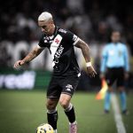 Vasco encaminha renovação com lateral em alta com o técnico Fernando Diniz