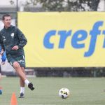 Palmeiras anuncia saída do técnico que lançou Endrick na base