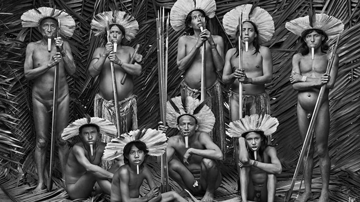 Obras doadas por Sebastião Salgado voltam ao patrimônio da Funai após dois anos