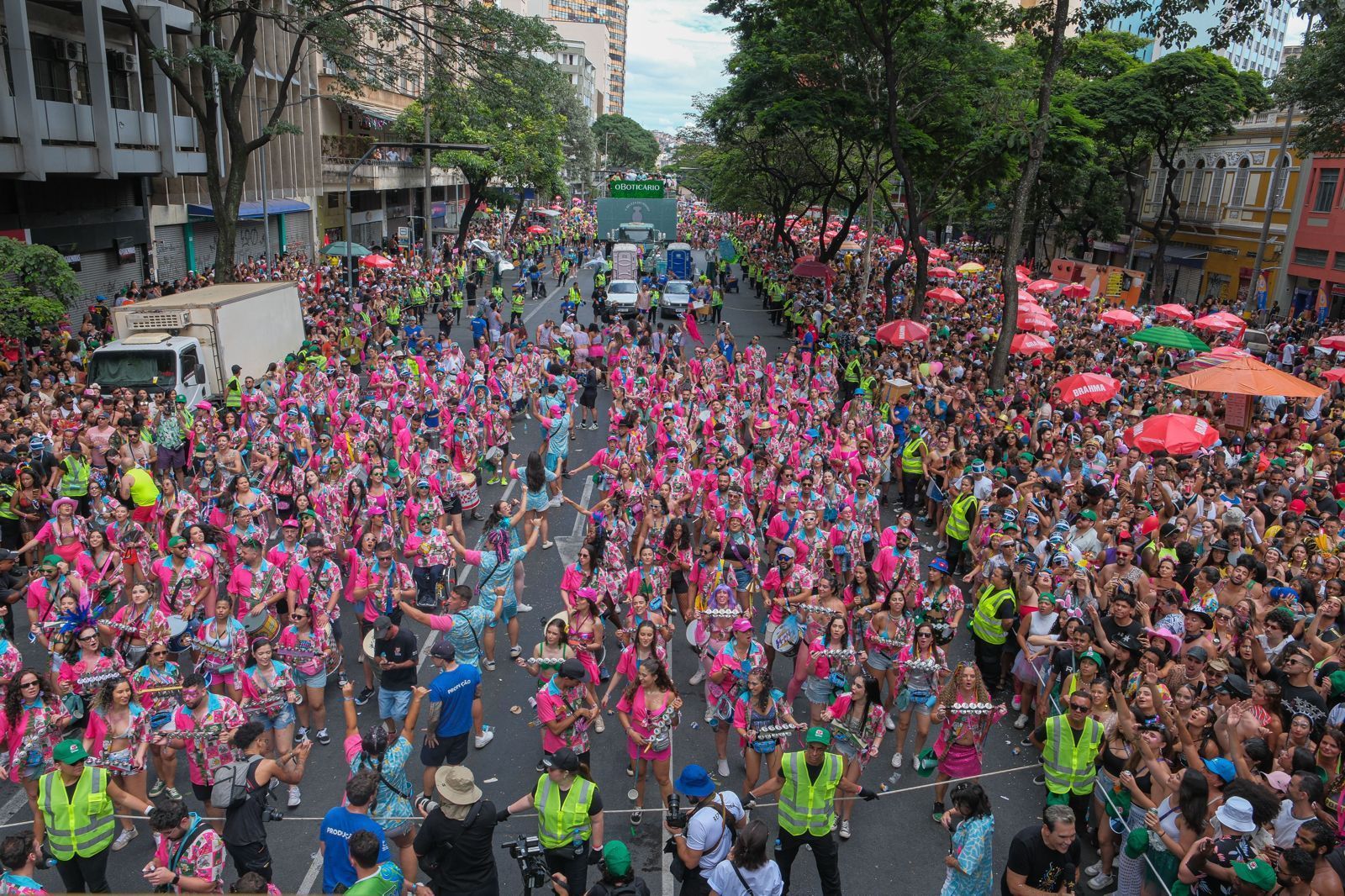 Importunação sexual aumenta em MG, mas cai em BH durante o Carnaval 2026