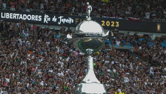 Quase 70 mil pessoas estiveram presentes no Maracanã neste sábado (4)
