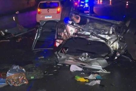 Quatro jovens morrem após carro despencar de cerca de 10 metros no Rodoanel, na Grande SP