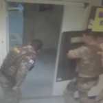 Vídeo mostra policiais entrando na loja das Casas Bahia durante assalto em Ibirité
