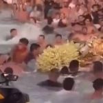 Vídeo: imagem da Virgem Maria cai no mar e causa histeria em procissão na Espanha