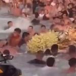 Vídeo: imagem da Virgem Maria cai no mar e causa histeria em procissão na Espanha