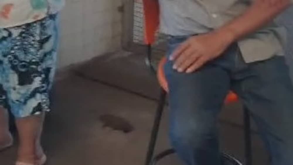 Três idosos ficam feridos após desligamento repentino de escada rolante na estação São Gabriel