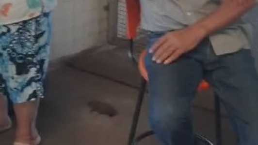 Queda de idosos ocorreu após escada ser desligada