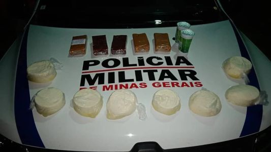 Queijos, goiabadas, doces e leite, balas e sucos foram encontrados com os suspeitos