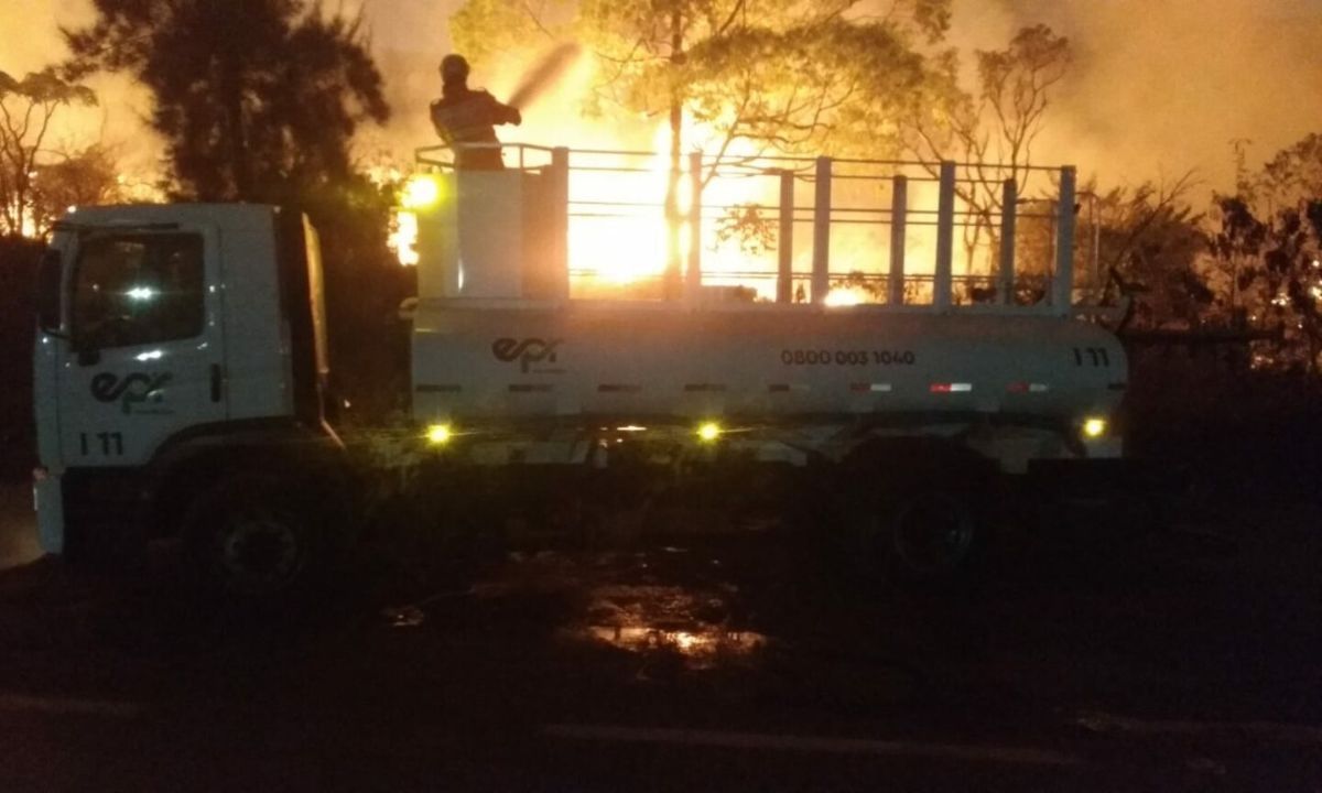 Áreas queimadas triplicam na BR-040 entre BH e Juiz de Fora