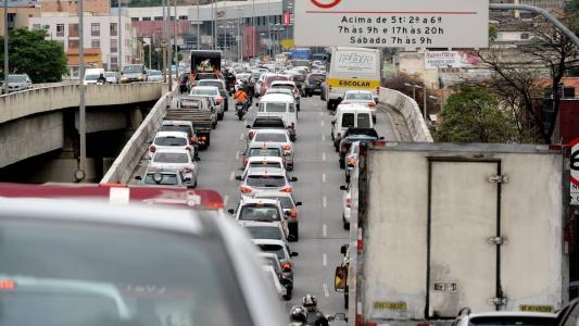 Quem decidir parcelar o IPVA deverá arcar com uma multa de 20% sobre o valor devido