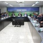 Representantes de entidades do agro se reúnem com ministro Carlos Fávaro