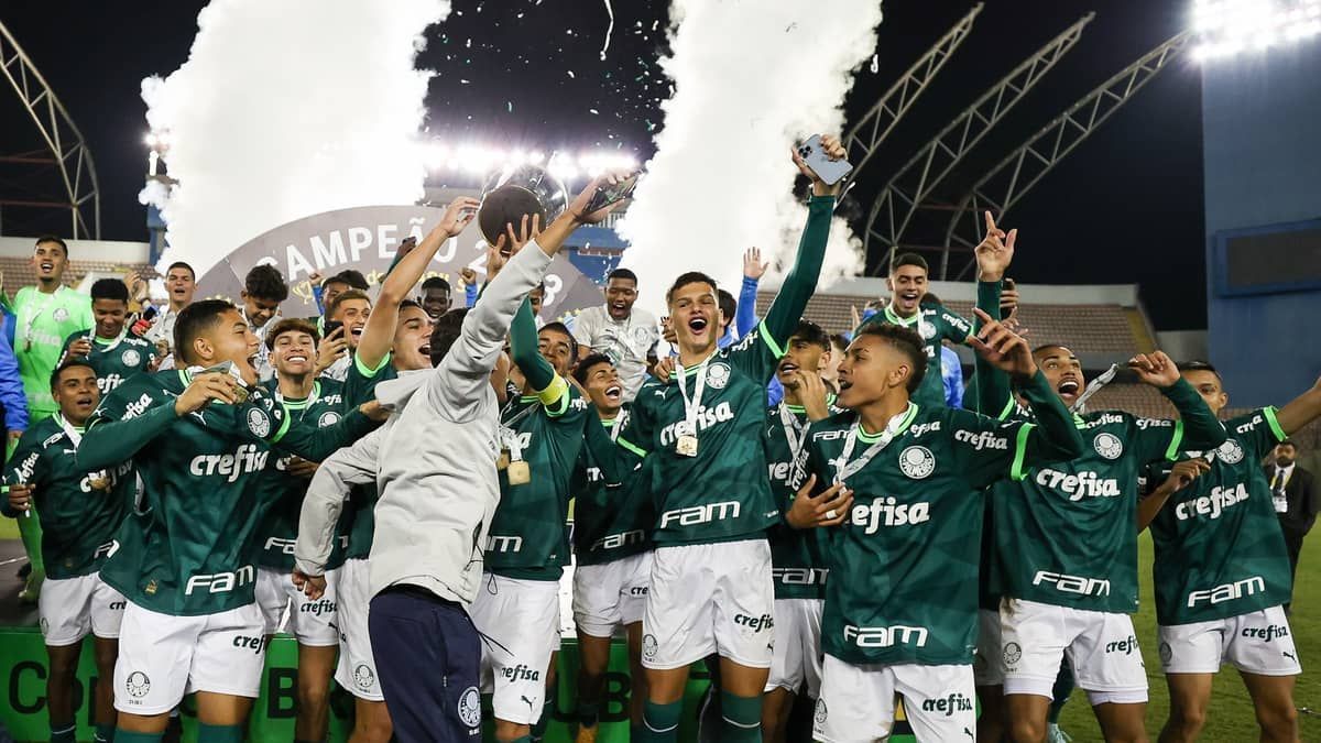 Joia ex-Cruzeiro e 'geração de 1 bilhão': destaques do Palmeiras Sub-17