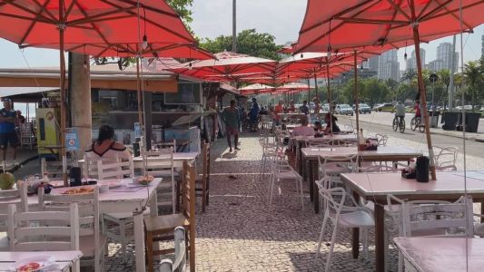 Quiosque onde médicos foram executados no Rio funciona normalmente após crime