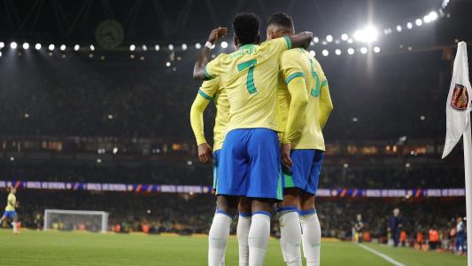 A manhã de terça-feira foi de despedida no Cruzeiro.