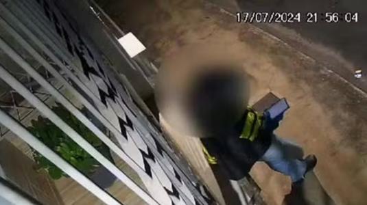Foto mostra vítima de injúria racial em Juiz de Fora
