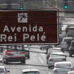 Avenida no entorno do Maracanã recebe nome de Pelé