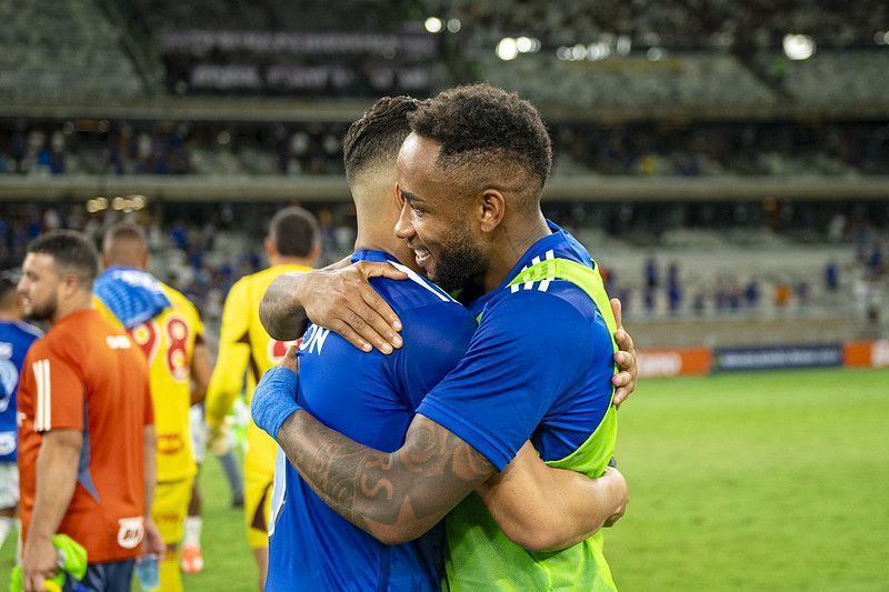 Atacante do Cruzeiro reage à proximidade do retorno aos gramados