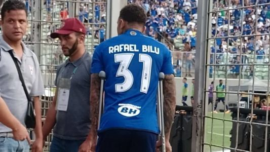 Rafael Bilu deixou vestiário do Independência de muletas