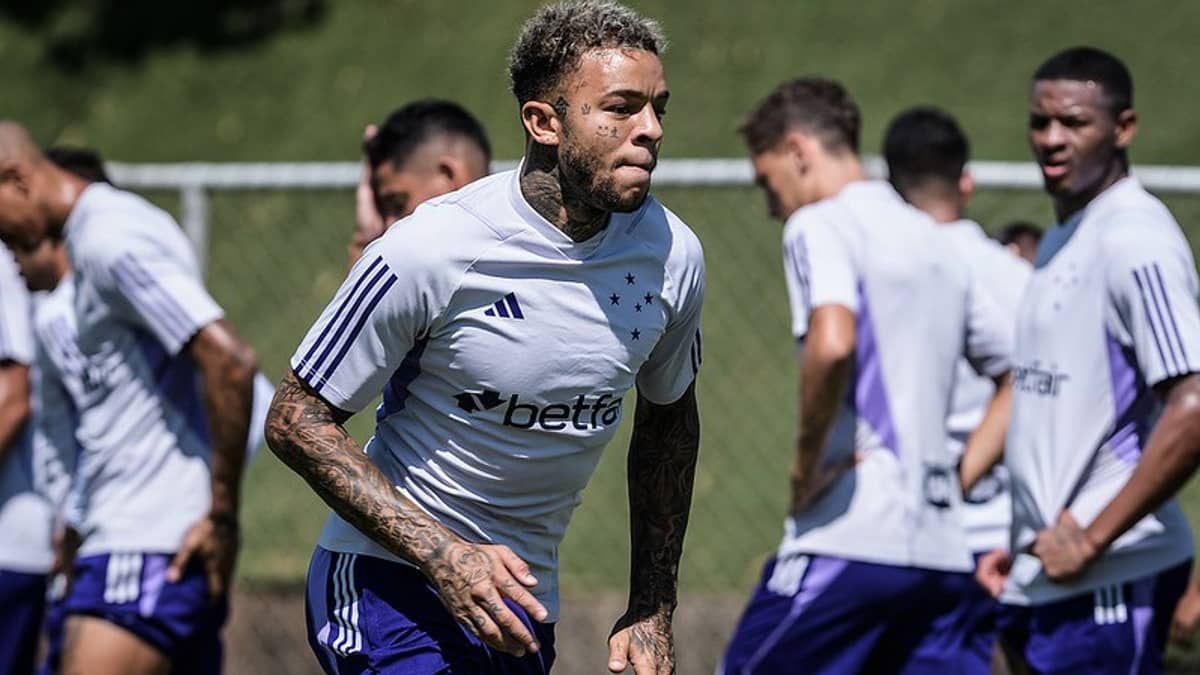 Rafael Bilu se recupera de lesão e volta a treinar no Cruzeiro