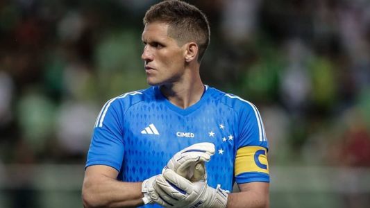 Rafael Cabral, capitão do Cruzeiro, falhou no gol de Aloísio para o América