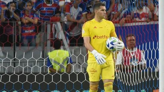 Rafael Cabral, do Cruzeiro, completou mais um jogo sem sofrer gol