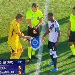 Cruzeiro entrega flâmula ao Vasco, que não retribui presente antes de jogo