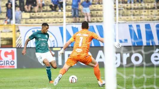 Rafael Cabral fez intervenções importantes para evitar empate da Caldense